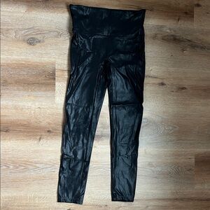 SPANX ⭐️ Black Shiny Faux Leather Leggings Size M